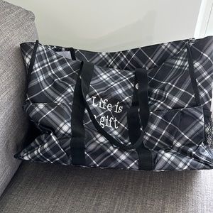 Thirty- One,  EUC🥰 please see pictures for details and ask questions.